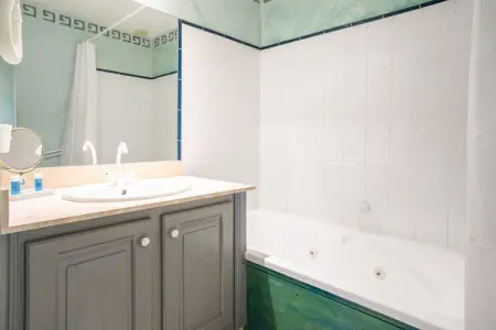 Au château près du Ventoux I, Studio au Château avec piscin eavec des spas et vue sur le mont Ventoux. - Photo 23