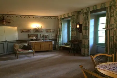 Au château près du Ventoux V, Deux Studios avec piscine, dans parc près des spas et vue sur le mont Ventoux. - Photo 1