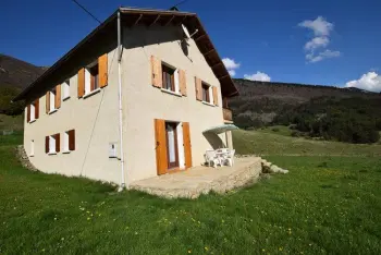 Appartement à Lus La Croix Haute,Maison de vacances - LUS-LA CROIX-HAUTE FR-26620-01 N°517778