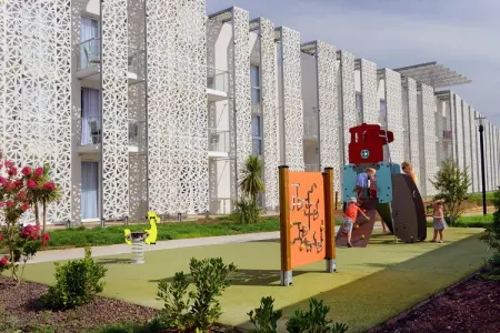 Appart'hôtel Prestige Nakâra 2, Appartement moderne et confortable situé à la plage de sable de Rochelongue - Photo 11