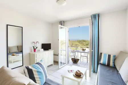 Domaine des Eucalyptus  2, Bel appartement pour 6-9 personnes pour des motifs de couleurs vives résidence Saint-Aygulf - Photo 10