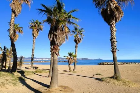 Domaine des Eucalyptus  2, Bel appartement pour 6-9 personnes pour des motifs de couleurs vives résidence Saint-Aygulf - Photo 33