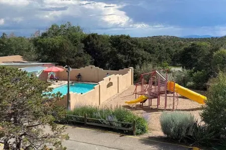 Les 4 Soleils 3, Village de vacances rural avec piscine près de Bonnieux dans le Luberon - Photo 17