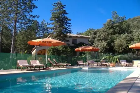 Les 4 Soleils 3, Village de vacances rural avec piscine près de Bonnieux dans le Luberon - Photo 18