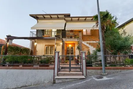 Casa Marinella Destra, Maison dans un village médiéval dans les collines, à seulement 15km de la mer - Photo 1