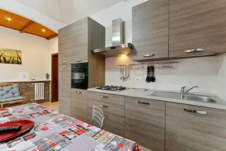 Casa Marinella Destra, Maison dans un village médiéval dans les collines, à seulement 15km de la mer - Photo 4