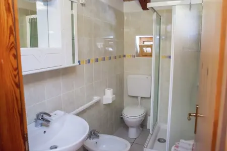 Chalet Antey Trilo, Le chalet se trouve dans un quartier calme et ensoleillée de Antey Saint-André - Photo 16