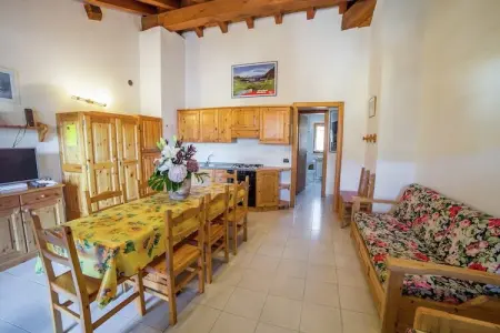 Chalet Antey Quadri B, Le chalet se trouve dans un quartier calme et ensoleillée de Antey Saint-André - Photo 1