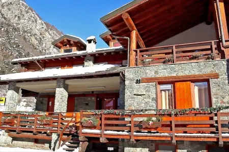 Chalet Antey Quadri B, Le chalet se trouve dans un quartier calme et ensoleillée de Antey Saint-André - Photo 5