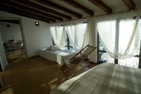 Maison Jaune, Appartement lumineux et élégant avec grande terrasse et vue sur le lac - Photo 12