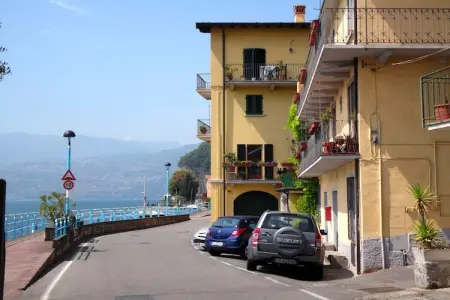 Maison Jaune, Appartement lumineux et élégant avec grande terrasse et vue sur le lac - Photo 14