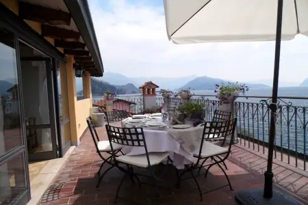Maison Jaune, Appartement lumineux et élégant avec grande terrasse et vue sur le lac - Photo 18