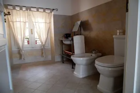 Maison Jaune, Appartement lumineux et élégant avec grande terrasse et vue sur le lac - Photo 27