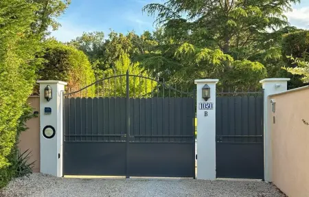 Location Maison 10 personnes à St. Cannat - Photo 30