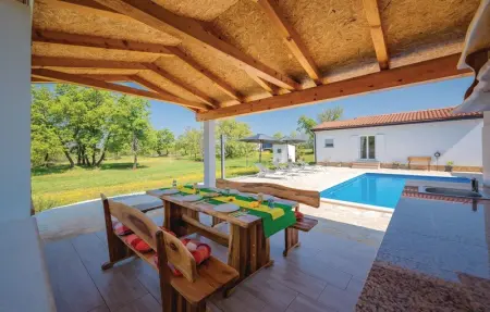 Location Maison 5 personnes à Buje - Photo 4