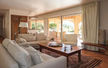 Location Maison 6 personnes à Pierrerue - Photo 2