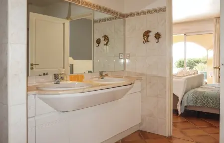 Location Maison 6 personnes à Pierrerue - Photo 19