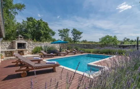 Location Maison 7 personnes à Bale - Photo 4