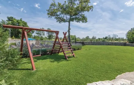 Location Maison 7 personnes à Bale - Photo 9