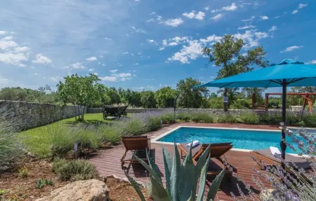 Location Maison 7 personnes à Bale - Photo 11