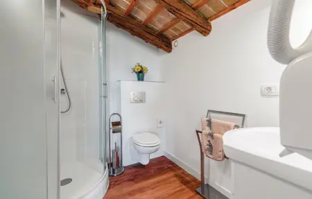 Location Maison 7 personnes à Bale - Photo 31