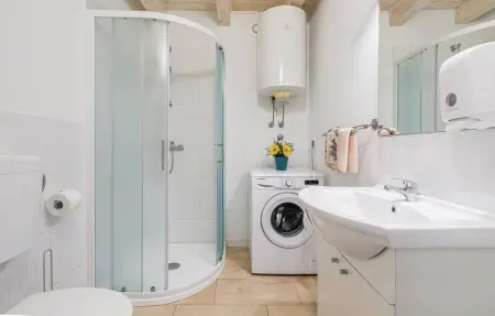 Location Maison 7 personnes à Bale - Photo 32