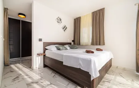 Location Maison 12 personnes à Bibinje - Photo 22