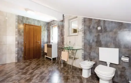 Location Maison 8 personnes à Bregi - Photo 48