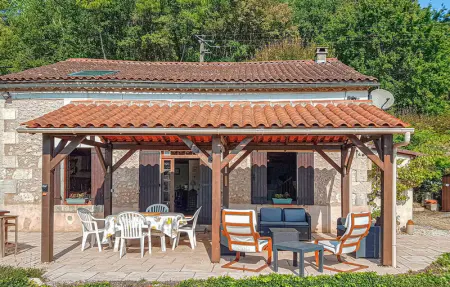 Location Maison 8 personnes à Douzillac - Photo 1