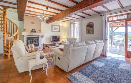 Location Maison 8 personnes à Douzillac - Photo 2