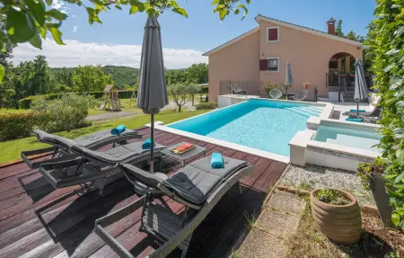 Location Maison 6 personnes à Tinjan - Photo 1