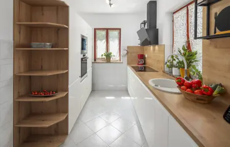 Location Maison 6 personnes à Tinjan - Photo 4