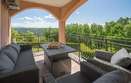 Location Maison 6 personnes à Tinjan - Photo 6