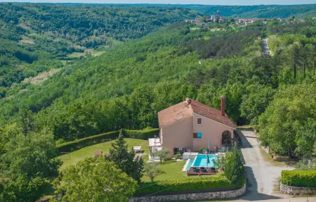 Location Maison 6 personnes à Tinjan - Photo 15