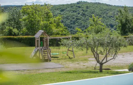 Location Maison 6 personnes à Tinjan - Photo 21