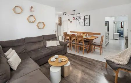 Location Maison 6 personnes à Tinjan - Photo 28