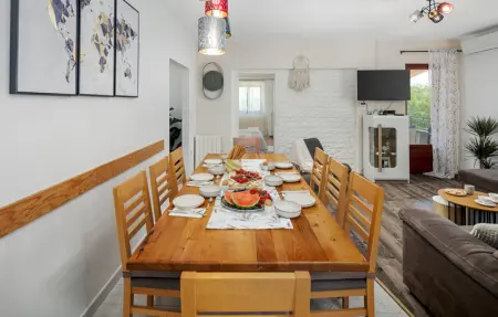 Location Maison 6 personnes à Tinjan - Photo 30