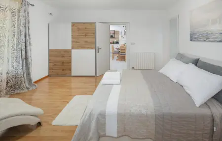 Location Maison 6 personnes à Tinjan - Photo 36