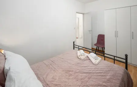 Location Maison 6 personnes à Tinjan - Photo 43