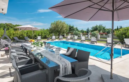 Location Maison 16 personnes à Liznjan - Photo 2