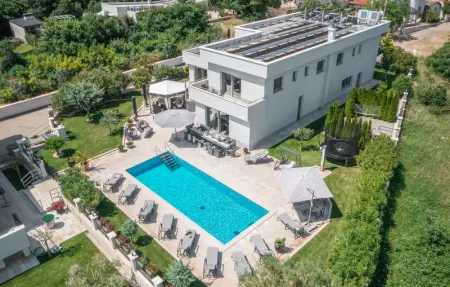 Location Maison 16 personnes à Liznjan - Photo 10