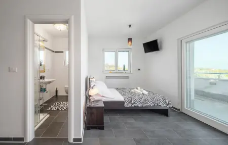 Location Maison 16 personnes à Liznjan - Photo 32