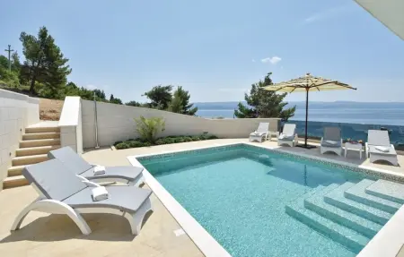 Location Maison 9 personnes à Omis - Photo 1