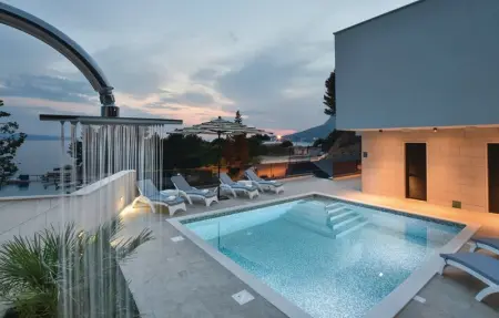 Location Maison 9 personnes à Omis - Photo 9