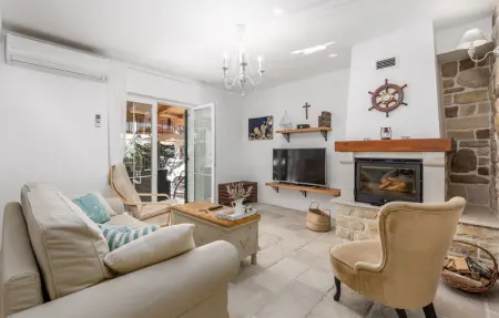 Location Maison 8 personnes à Cesarica - Photo 3