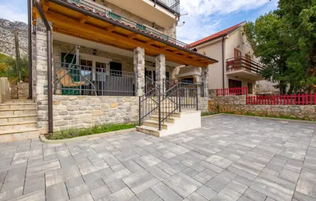 Location Maison 8 personnes à Cesarica - Photo 12