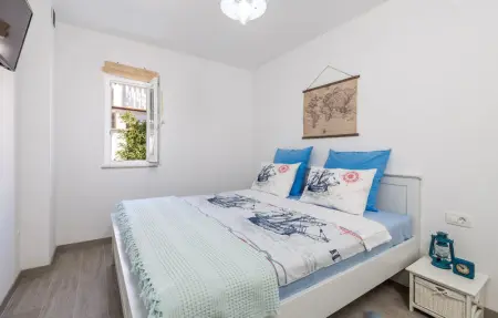 Location Maison 8 personnes à Cesarica - Photo 19