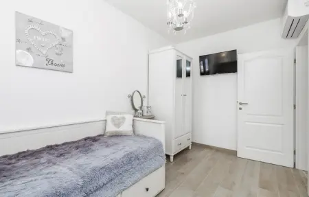 Location Maison 8 personnes à Cesarica - Photo 24