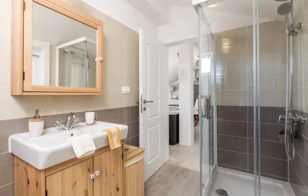 Location Maison 8 personnes à Cesarica - Photo 29