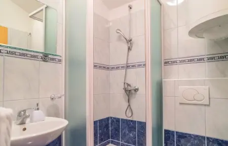 Location Maison 12 personnes à Rastovac - Photo 37